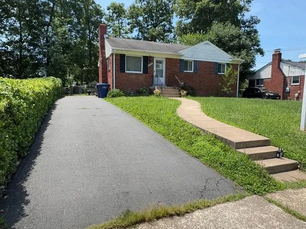 7425 Marc Dr, Falls Church, VA 22042