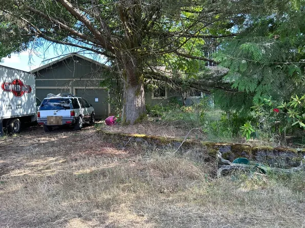 17555 NE Courtney Rd, Newberg, OR 97132