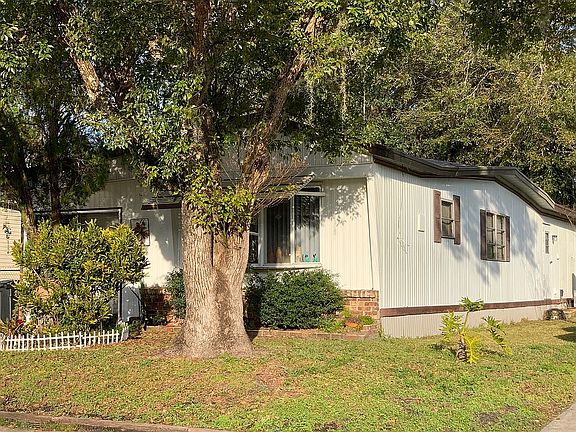 3rd image of 109 Cypress Dr