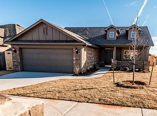 424 Parsons Dr, Yukon, OK 73099