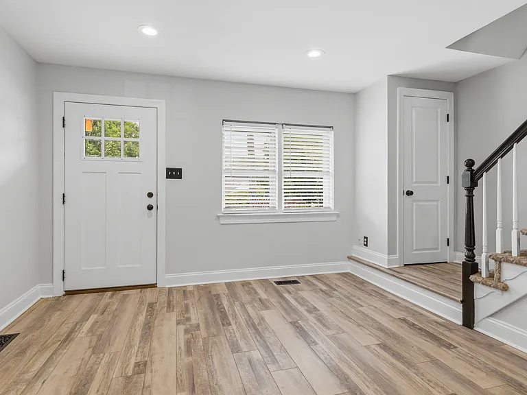 321 W 12th Ave — Photo 5