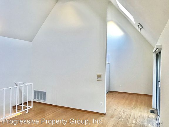 3rd image of 831 Webster St #6091122