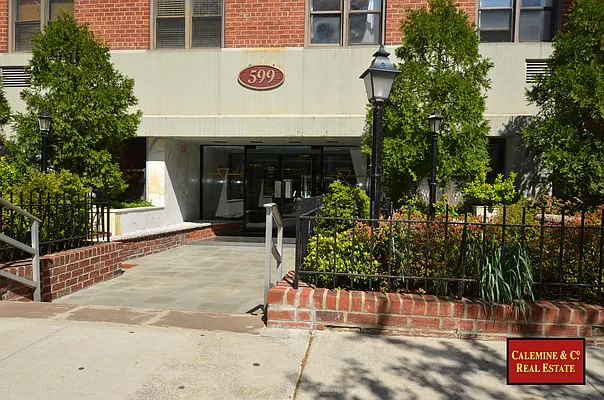 Sold by Calemine & Co. Real Estate | media 9