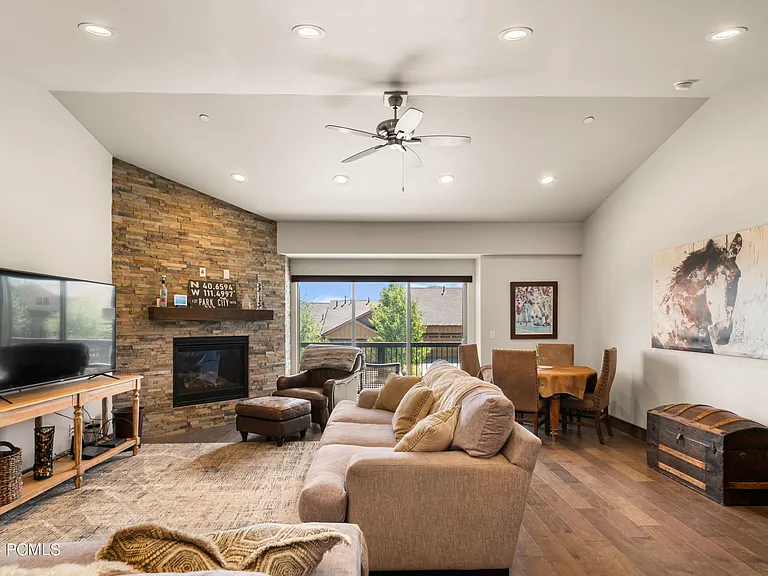 1220 W Wintercress Trl — Photo 1
