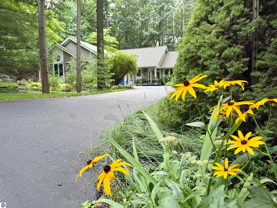 1st image of 4373 Audubon Dr