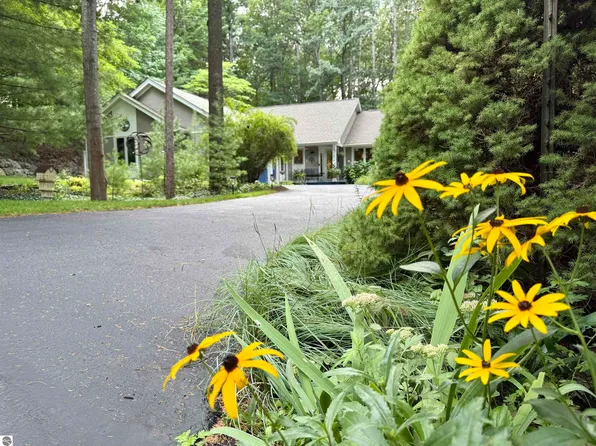 4373 Audubon Dr, Traverse City, MI 49686