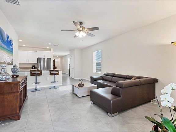 4th image of 3293 Hilltop Cir
