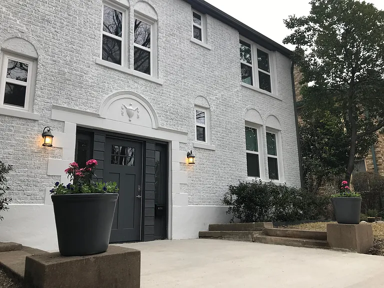 6343 Richmond Ave — Photo 15