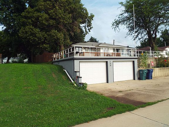 2nd image of 154 1st Ave