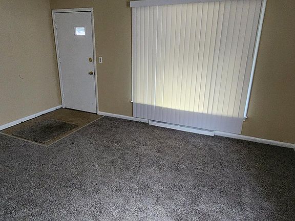2nd image of 1560 E Granet Ave