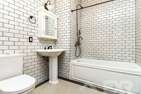 Rented by EXR | media 6