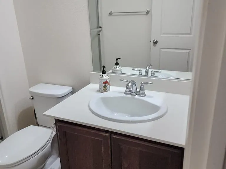 5684 Saratoga Cir — Photo 38
