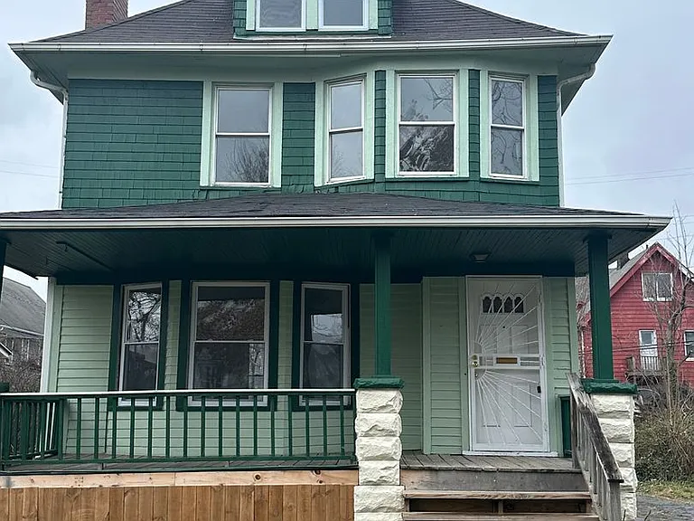 12327 Phillips Ave — Photo 1
