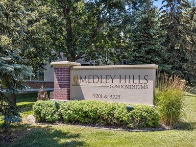 9225 Medicine Lake Rd APT 205B, Golden Valley, MN, 55427