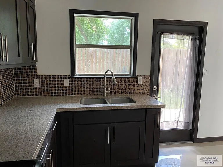 2550 Weslaco Rd #L2 — Photo 5