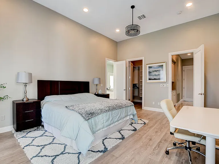 In-Law Suite/Guest Room/Office