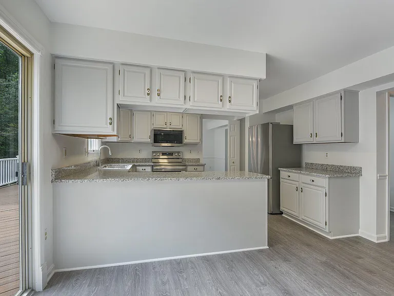 91 Premier Ct — Photo 13