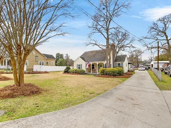 15 N Dukes St, Summerton, SC 29148