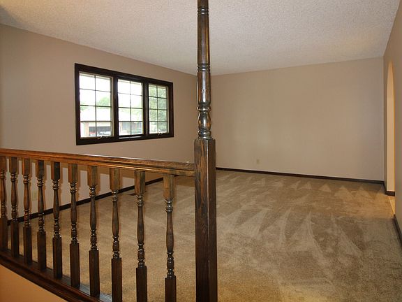 Large living room: 15 x 13