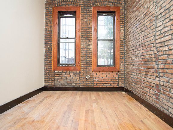 3rd image of 315 Stanhope St APT 1L