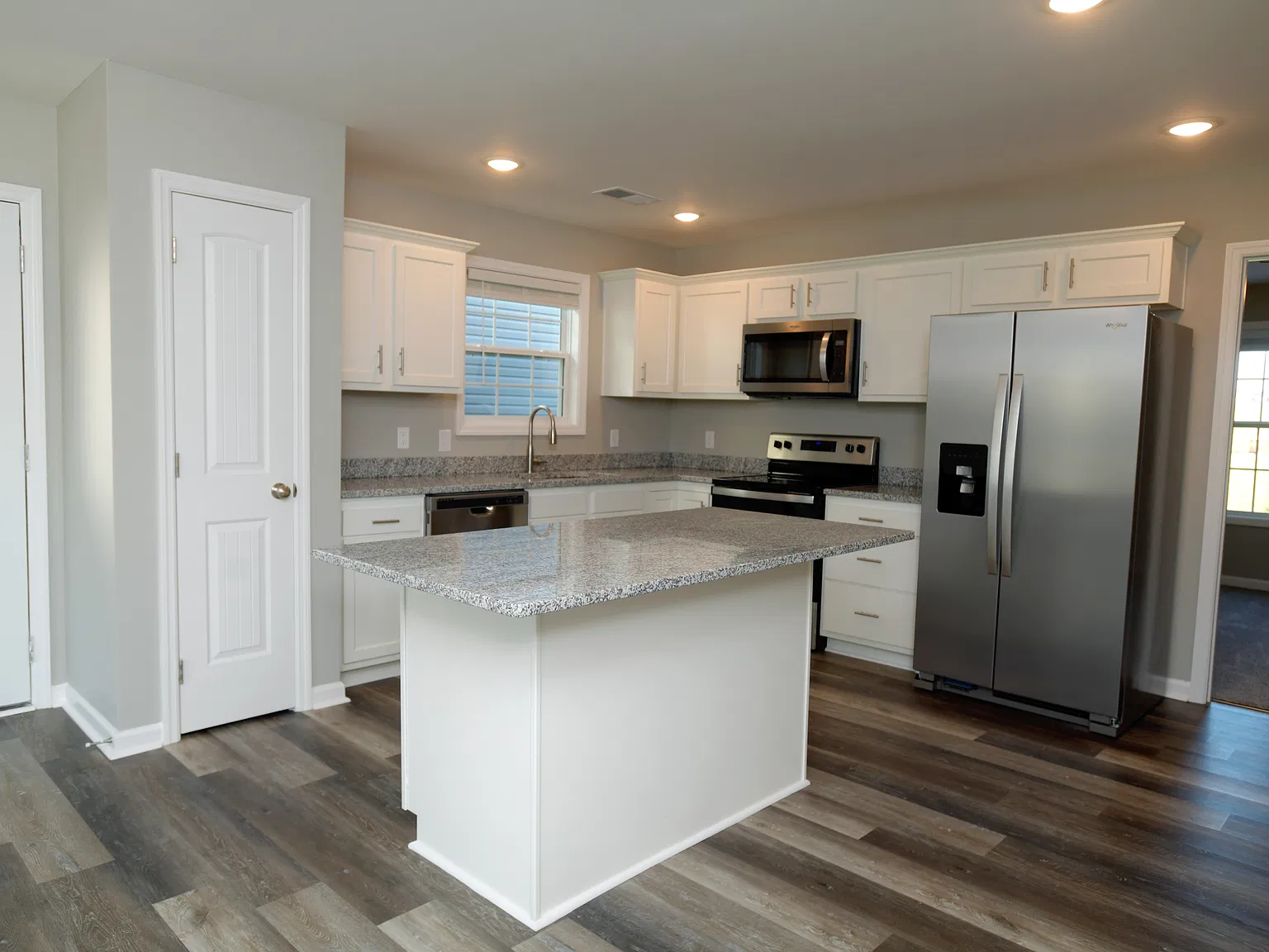 2043 Dolly Drive — Photo 2