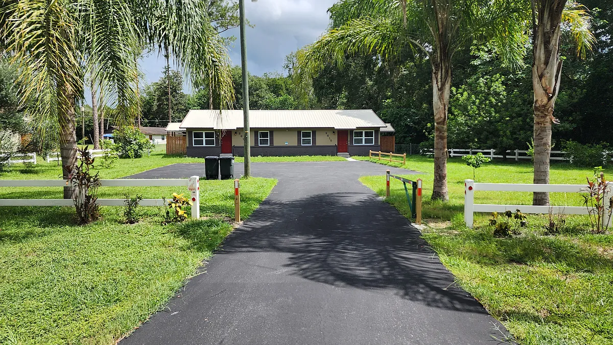 Building Photo - 2615 SW 87th Pl