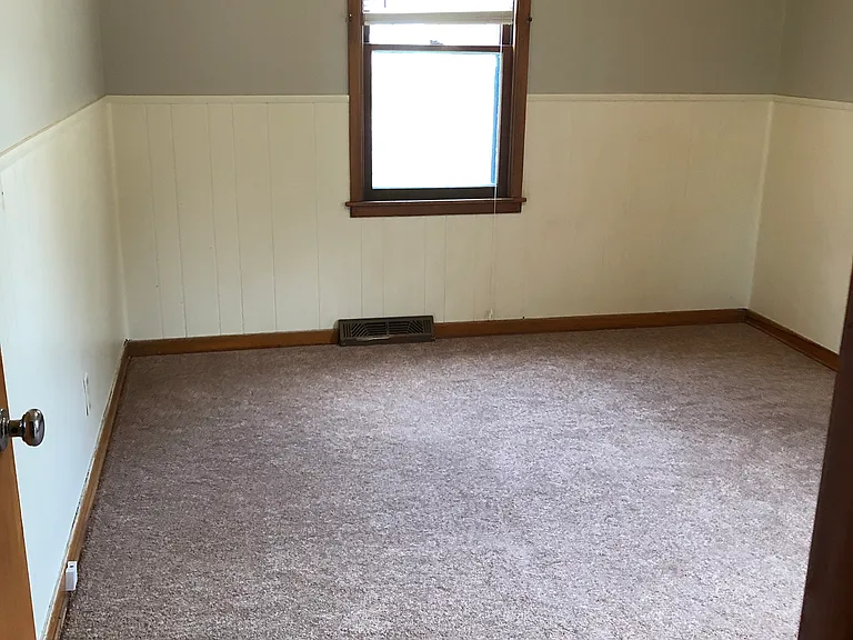 502 Isern St — Photo 9