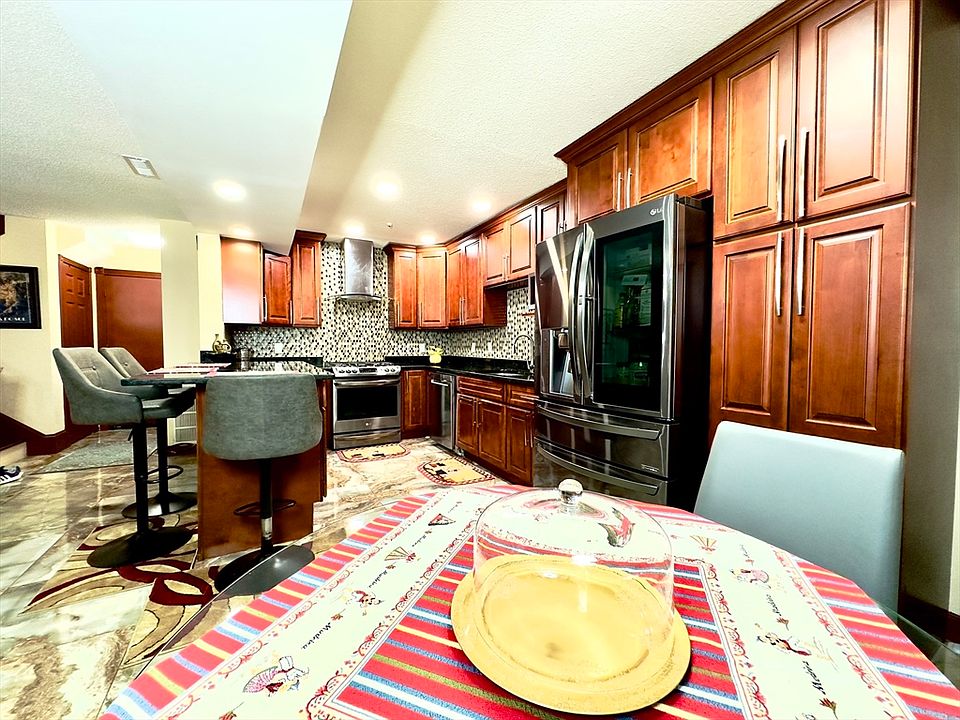 1st image of 71 Rosewood Dr Unit 71