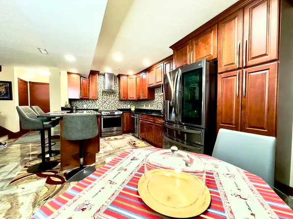 71 Rosewood Dr Unit 71, Stoughton, MA 02072