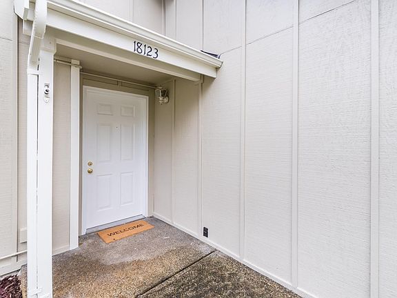 4th image of 18123 NE 91st Ct