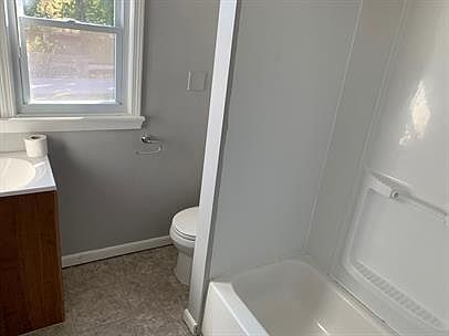 2nd image of 8265 Center Dr