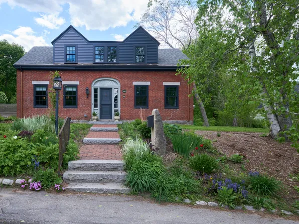 117 Chestnut Street, Camden, ME 04843