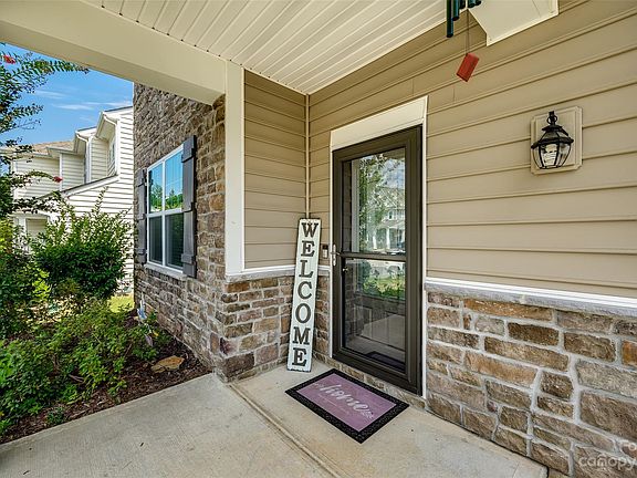 2nd image of 2138 Newport Dr