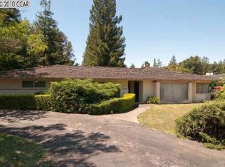 7 El Camino Flores, Moraga, CA