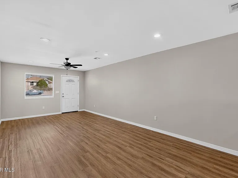 1483 Osullivan Dr #B — Photo 7