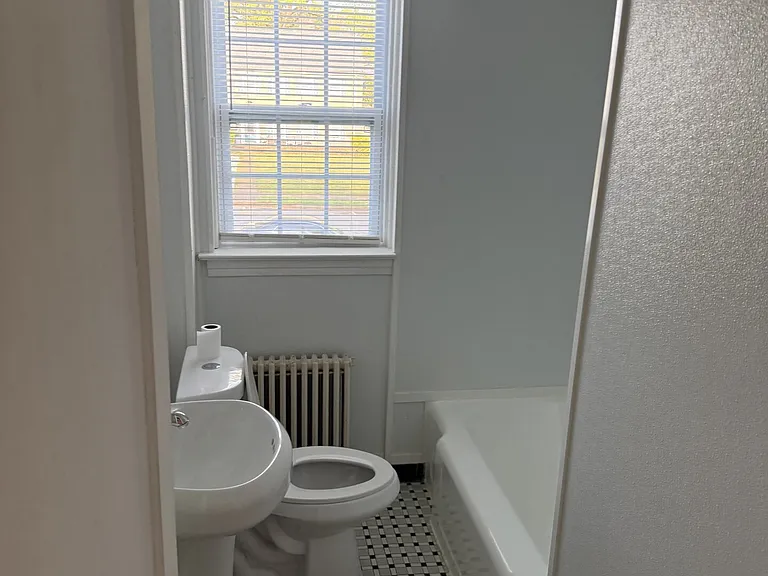 134 Westmoreland Ct — Photo 13