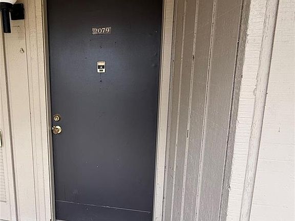 2nd image of 2079 Sea Cliff Dr N #2079