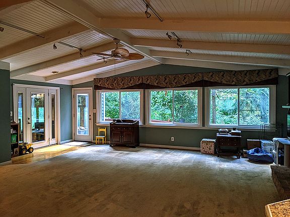 5th image of 329 Denison Dr