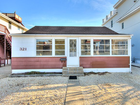 2nd image of 321 Stratford Ave