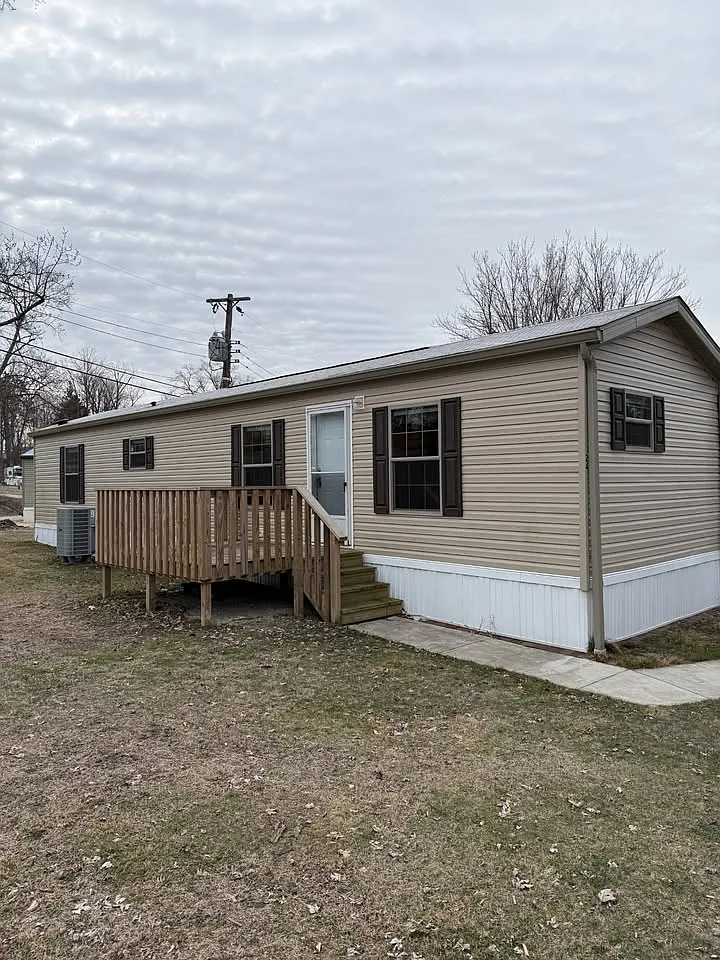 2 bed, $1,100 — Photo 2