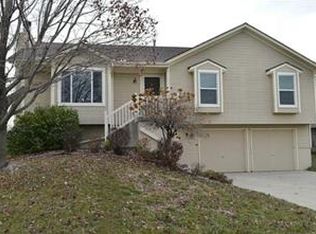 1924 Clay Ridge Dr, Liberty, MO 64068