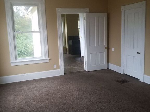 2nd image of 1240 Sunset Ave #2