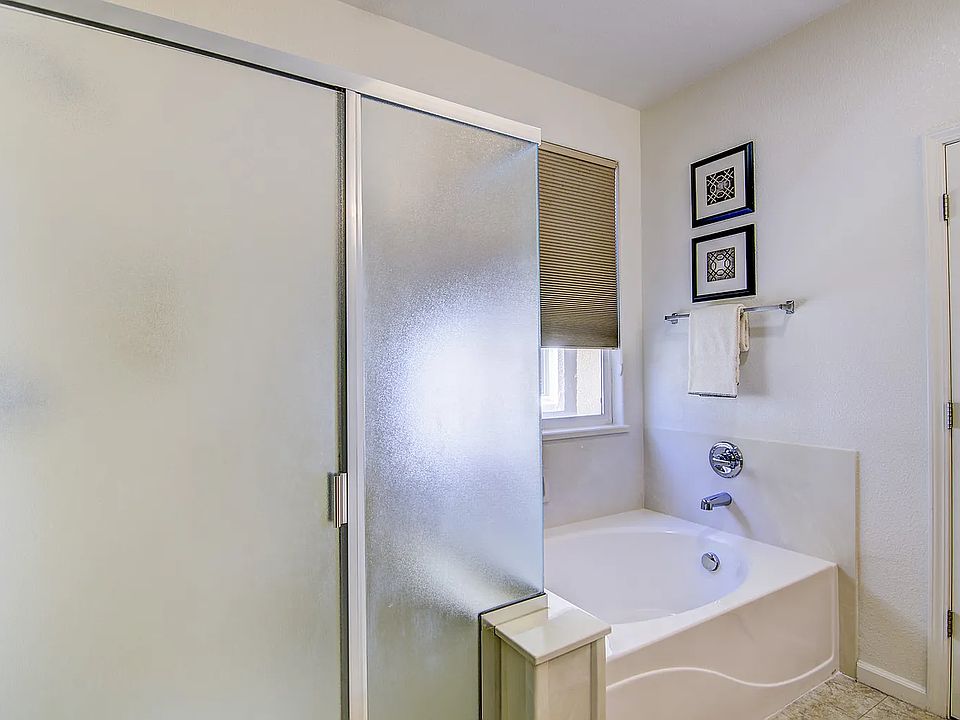 1st image of 2926 Club Center Dr