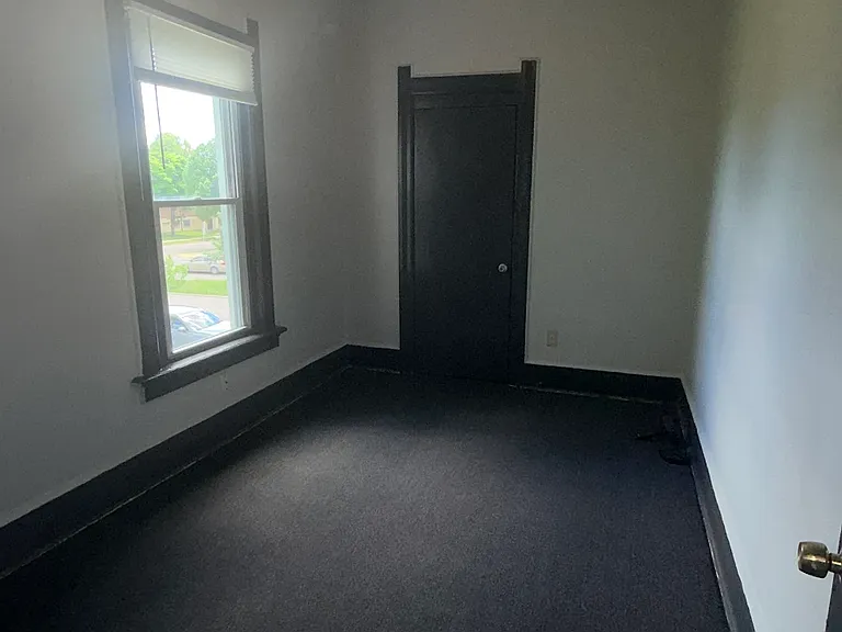 1516 W Highland Ave — Photo 8