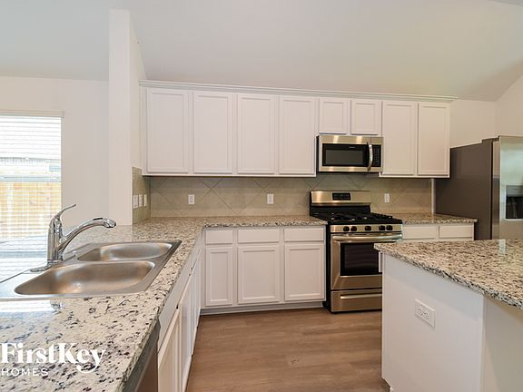 5th image of 3035 Newcastle Ln