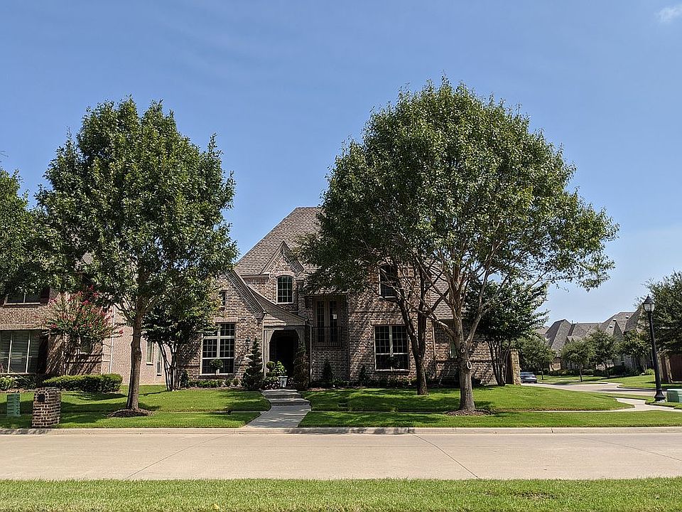 1st image of 13090 Lyndhurst Dr