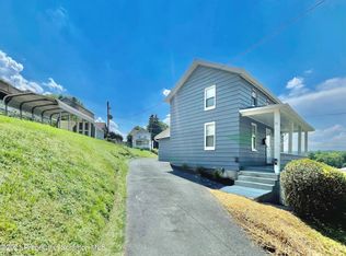 16 Market St, Jenkins Township, PA 18640