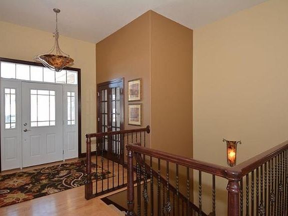 2nd image of 1919 Coldwater Creek Dr