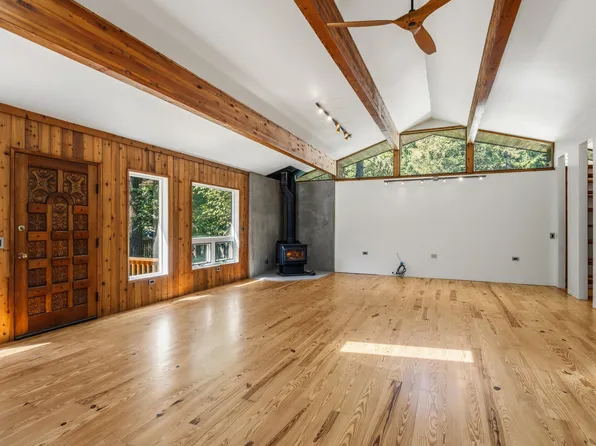 140 Bonanza Dr, Selma, OR 97538