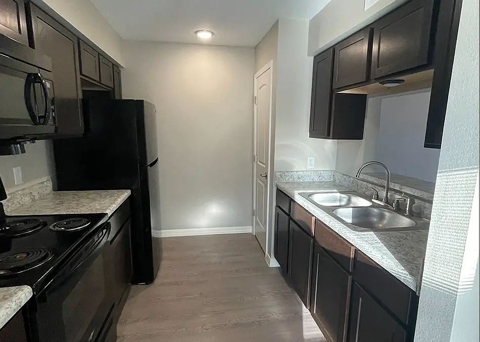 1st image of 112 Dixon Dr #8417